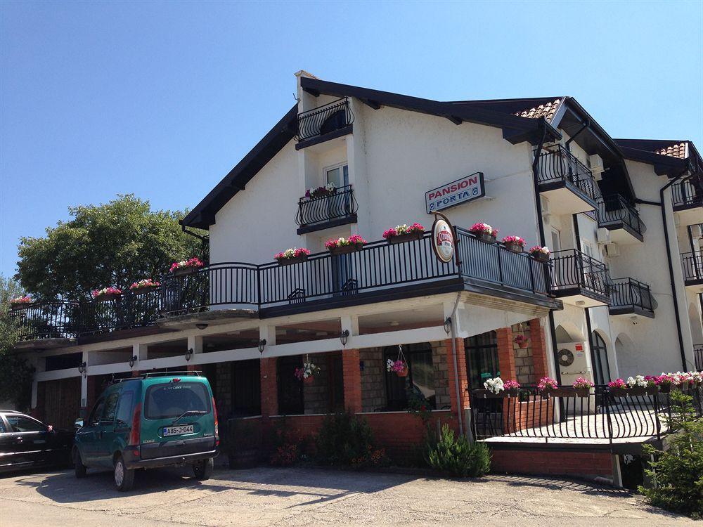佩西恩玫瑰酒店 莫斯塔尔 外观 照片